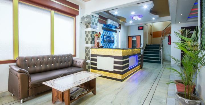 Fabexpress Alpine Hotel Agra  Exterior photo